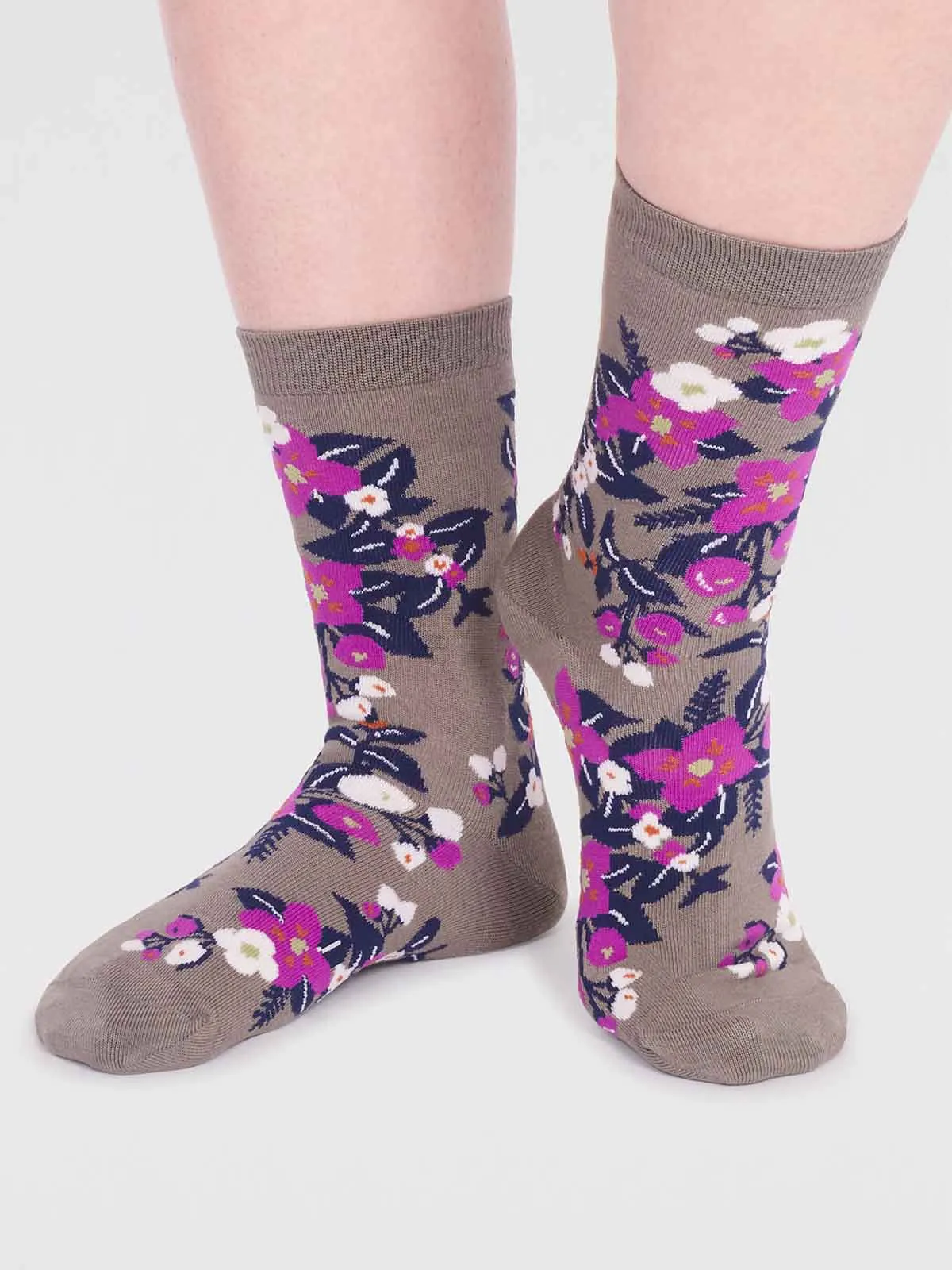 Arya Bamboo Floral Socks - Olive Green