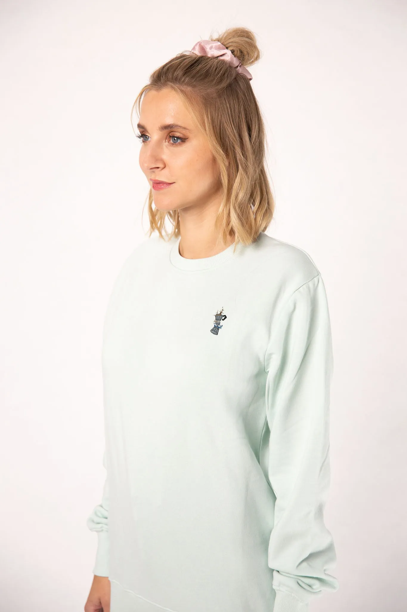 Espressokocher Boom | Bestickter Bio-Baumwoll Frauen Pullover