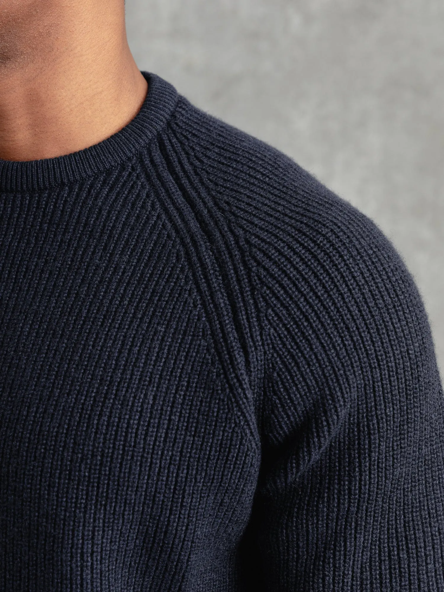 The Cashmere Raglan Crew Neck - Midnight